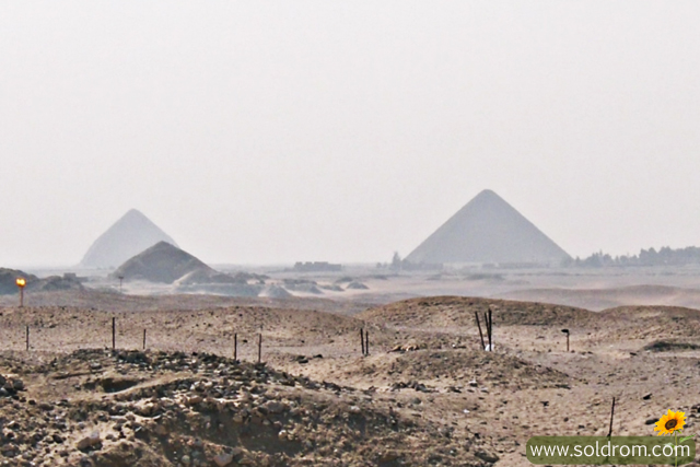 This is Giza, I finally see the pyramids.