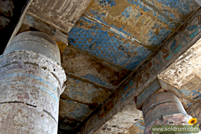 luxor_karnak_temple_paint_ceiling